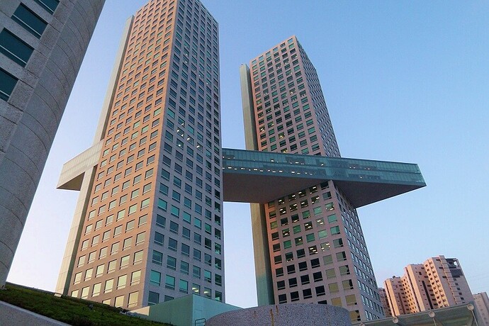 Torre_Arcos_Bosques