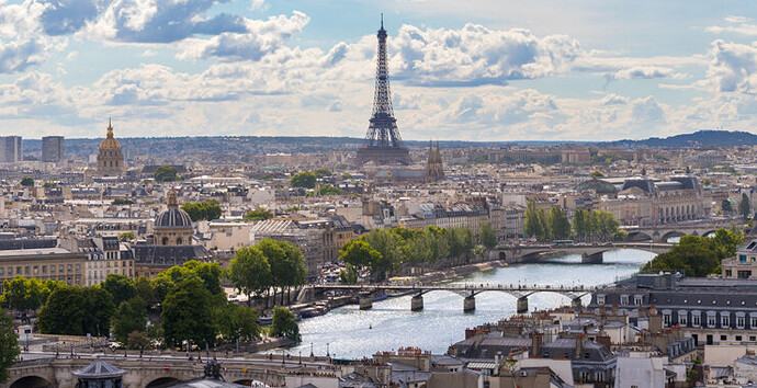 Vue-sur-les-toits-de-la-tour-Saint-Jacques-_-740x380-_-©-Elodie-Gutbrod-Créatividie