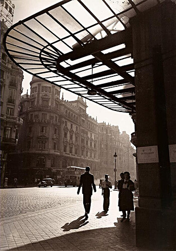 63b. Templete de la Red de San Luis y Gran Vía. Català-Roca. Años 50