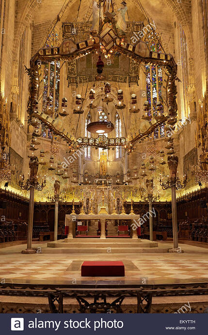 capilla-real-antoni-gaudi-baldaquino-la-catedral-la-seu-palma-de-mallorca-mallorca-islas-baleares-espana-ekytth