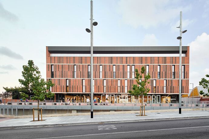 Barcelo-Balanzo-polideportivo-Barcelona-3