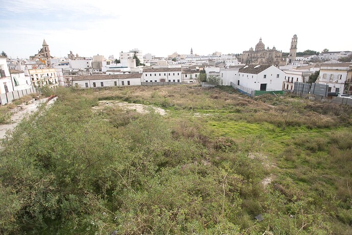 panoramica_del_solar_en_pleno_intramuros_donde_se_iba_a_levantar_el_proyecto_de_herzog_de_meuron