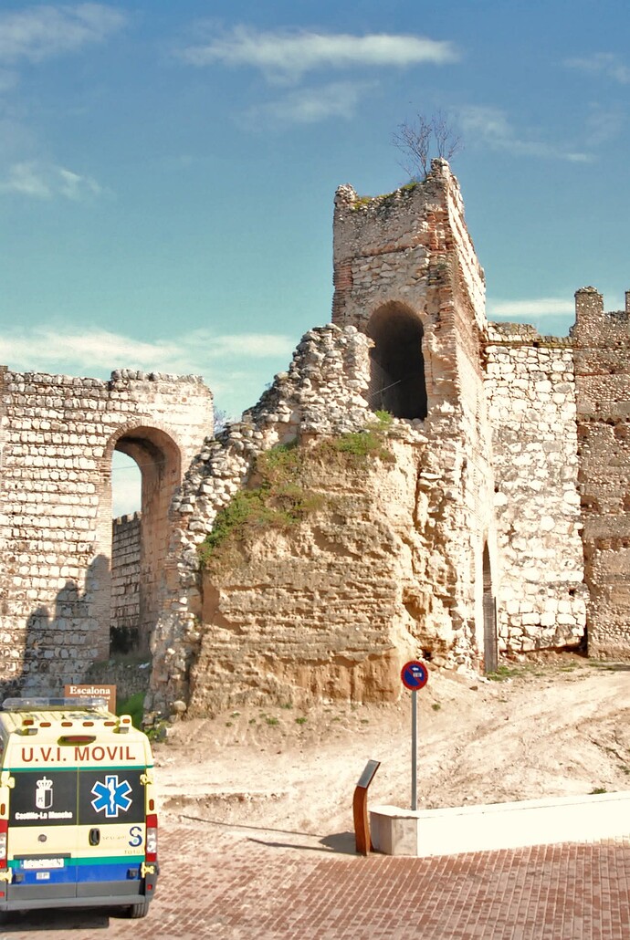 34251