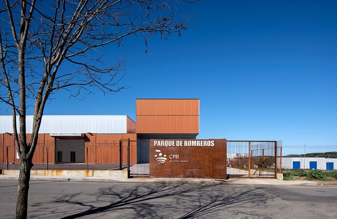 metalocus_ngnp-arquitectos_parque-de-bomoberos_02_0
