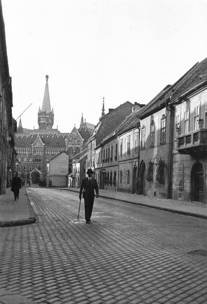 nemzeti-leveltar-epulete-the-budapester-1046x1536