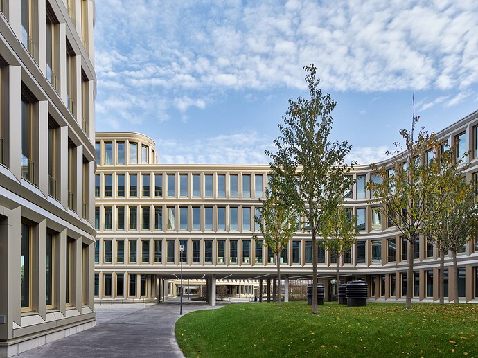 443-bbb-brainboxberlin-adlershof-innenhof-sm-01