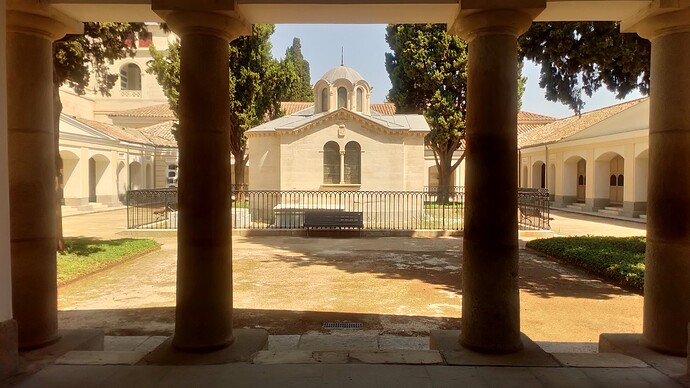 1811 , Patio de San Pedro (14)_Easy-Resize.com