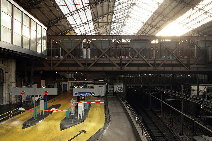 Grande-halle-avant_lightbox