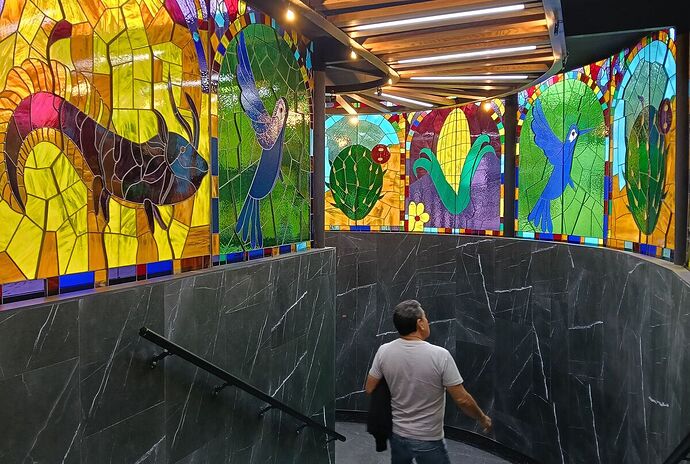 metro-auditorio-iluminacion-pisos-renovados