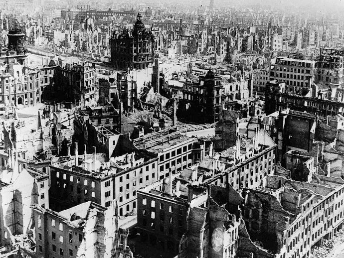 dresden_bombed_1945_6