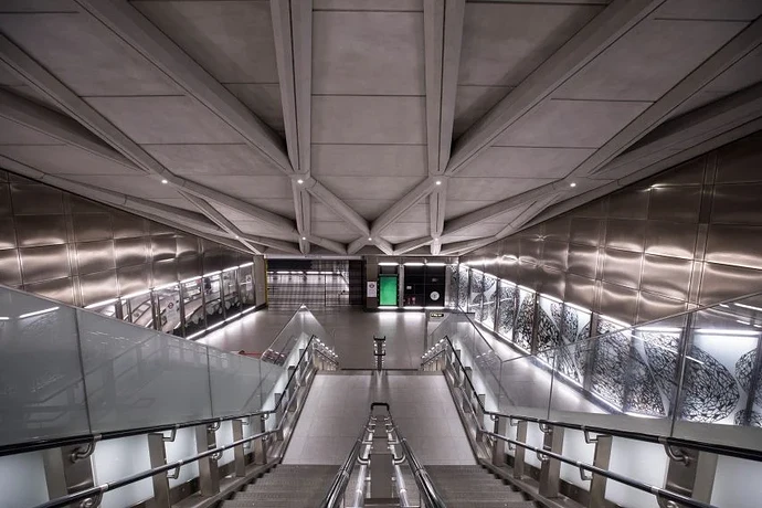 elizabeth-line-crossrail-stations_dezeen_2364_col_4-852x568