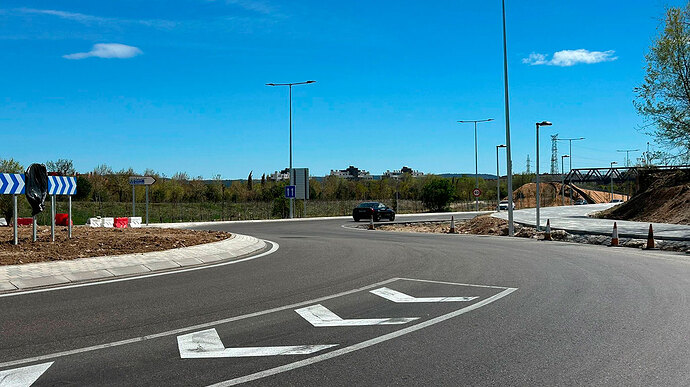 Avenida Camarma 1