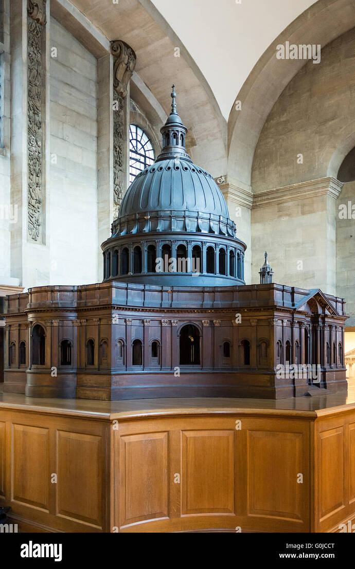great-model-by-christopher-wren-of-st-pauls-cathedral-historical-model-G0JCCT