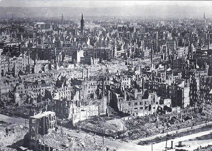 dresden_bombed_1945