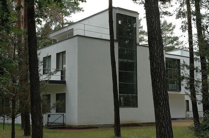 1024px-Bauhaus-Dessau_Meisterhaeuser3