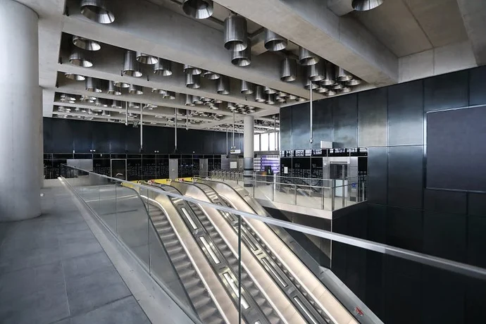 elizabeth-line-crossrail-stations_dezeen_2364_col_2-852x568