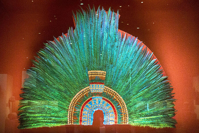 Feather_headdress_Moctezuma_II