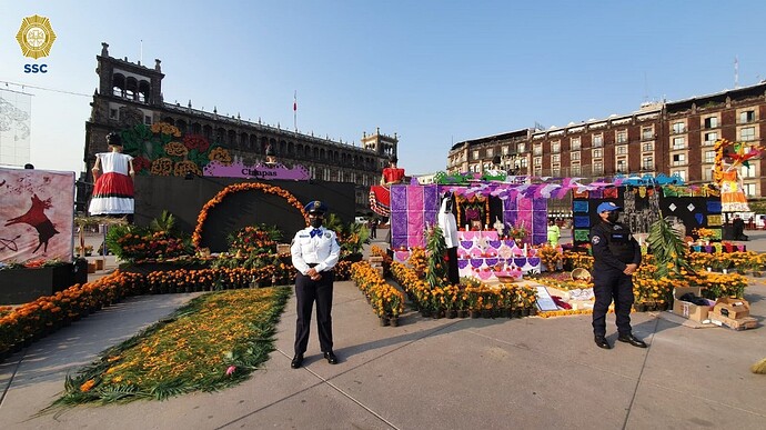 gran-ofrenda-de-dia-de-muertos-en-el-zocalo