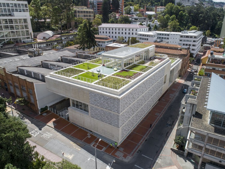 barrio-civico-universidad-de-los-andes-etapa-1-undurraga-deves-arquitectos_10